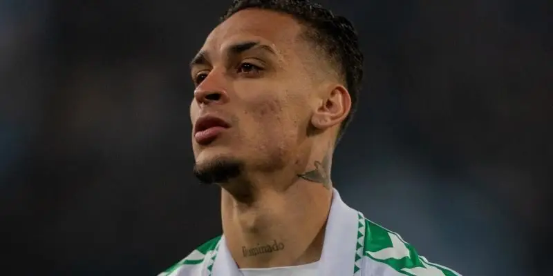 Antony trong màu áo mới